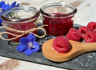 Co daje smarowanie nóg octem jabłkowym?