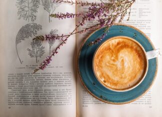 Kiedy zacząć używać kremu pod oczy?