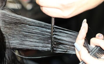 Pod jakim kątem obcinać włosy?