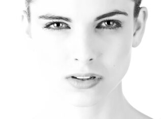 Dlaczego skóra piecze po opalaniu?