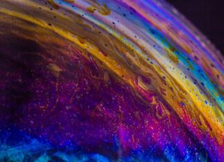 Czy szampon na sucho niszczy włosy?